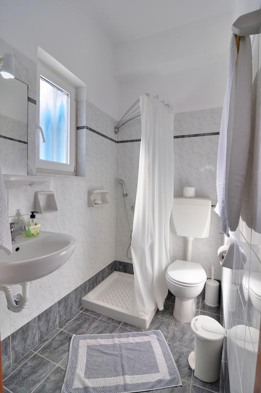 Pachaina Agnanti View Hotel الغرفة الصورة